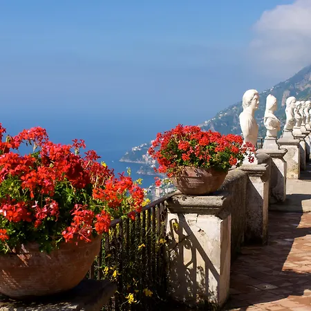 Cimbrone Hotel
