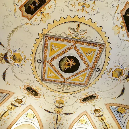 Cimbrone Hotel