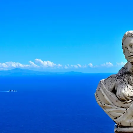 ホテル チンブローネ