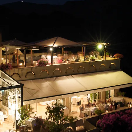 ホテル チンブローネ