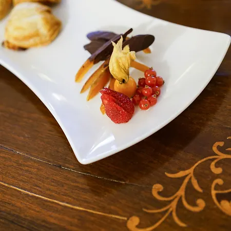 ホテル チンブローネ