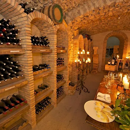 ホテル チンブローネ